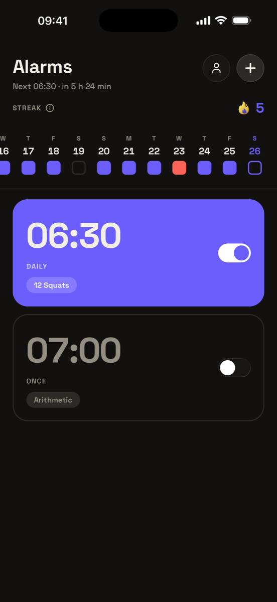 The Gedup home screen with the streak, an alarm at 06:30 and a second one at 07:00.
